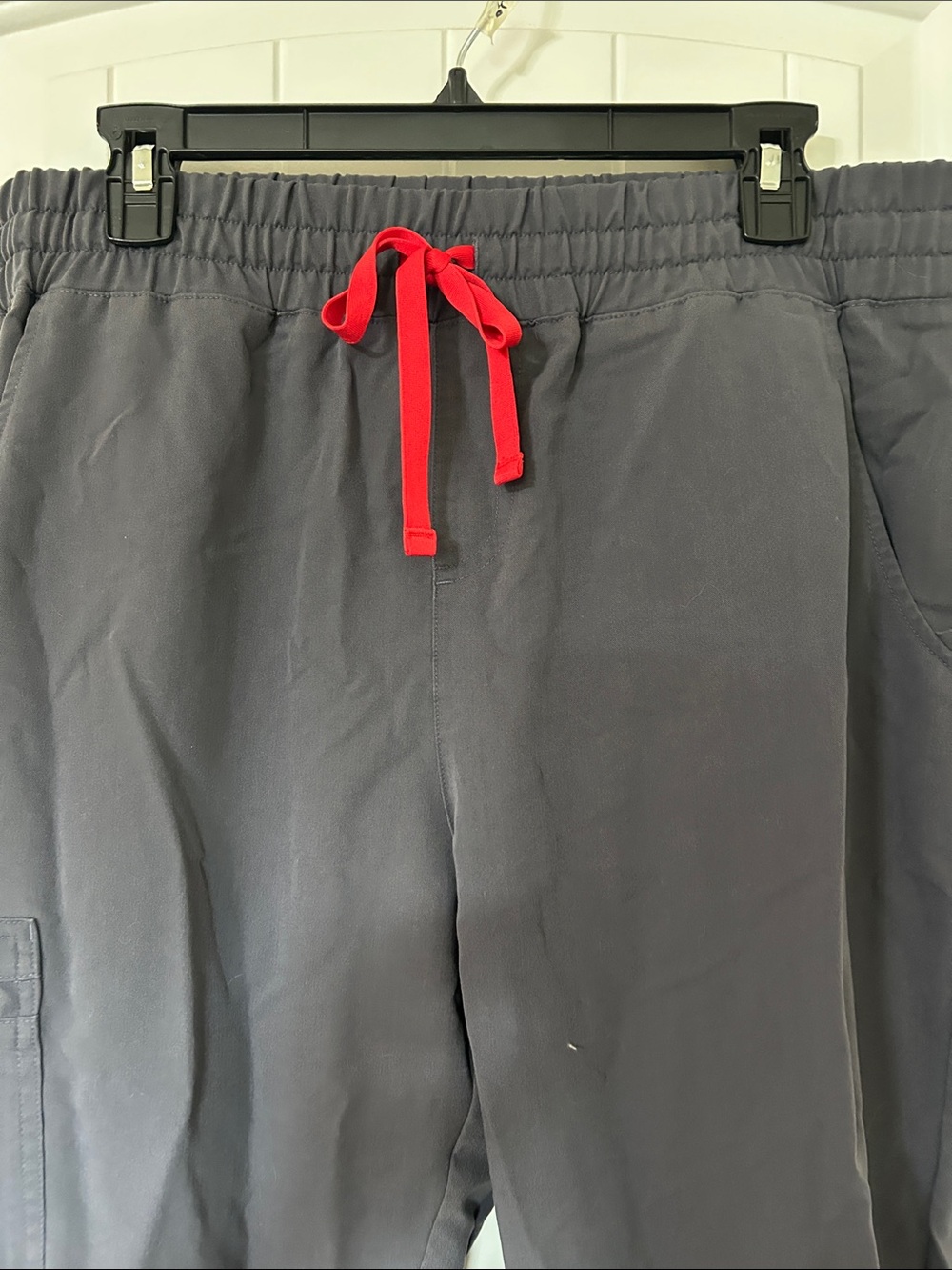 Figs Women's Scrub Set - Picture 8 of 10